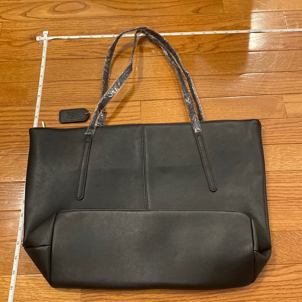 Black simple tote bag
